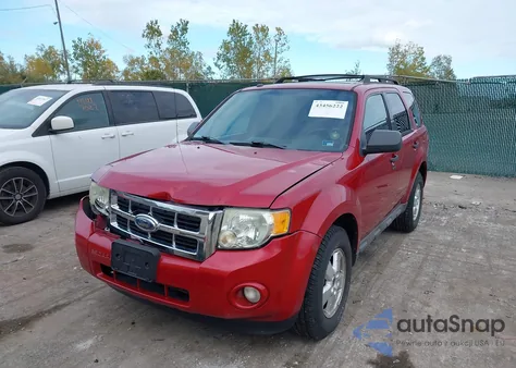 2009 Ford Escape Xlt z USA, uszkodzony, nr VIN 1FMCU93G39KC04562